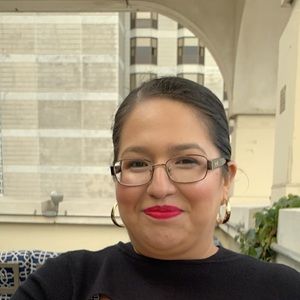 Meet your Posher, Laura